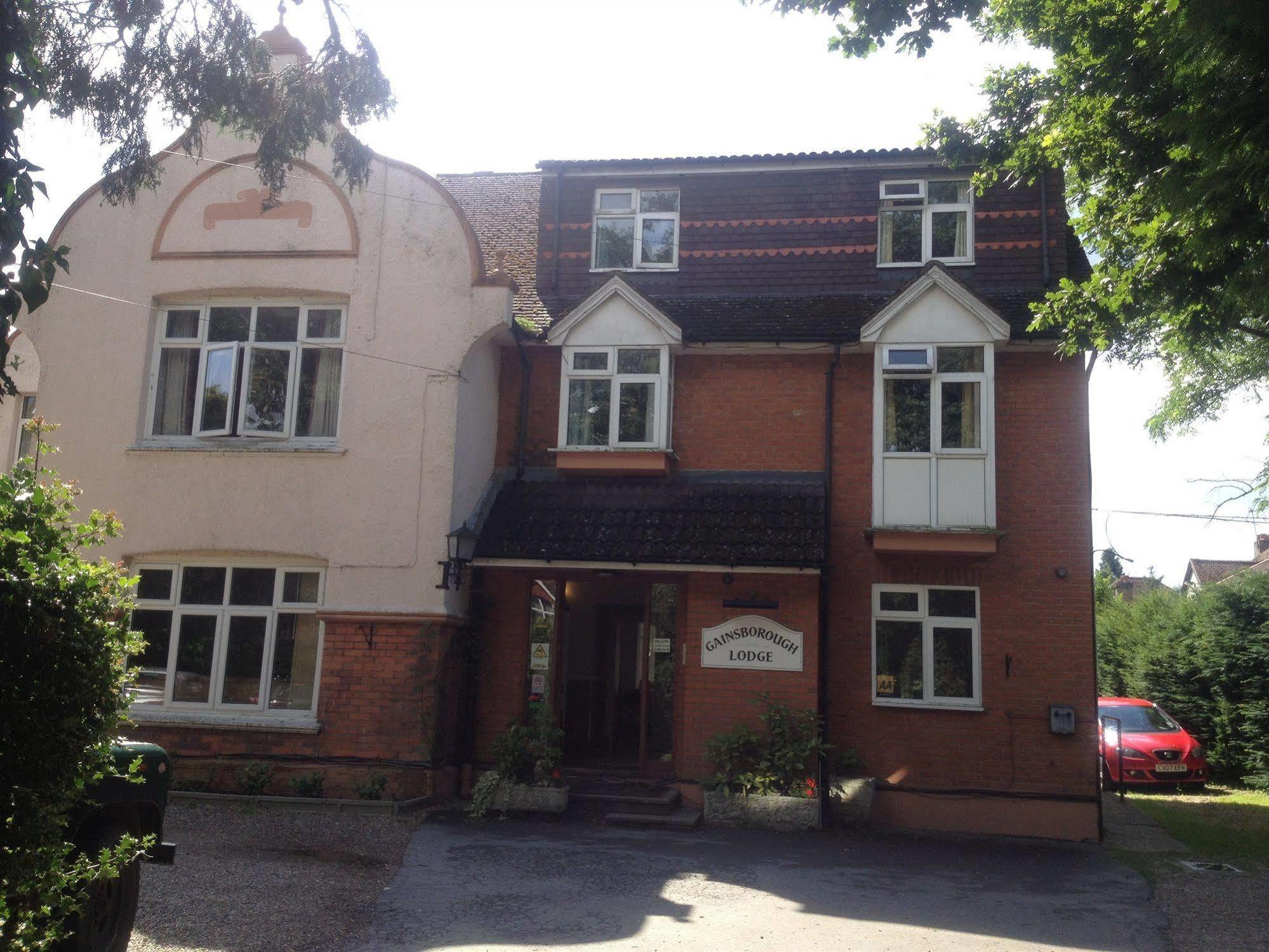 Gainsborough Lodge Horley Exterior photo